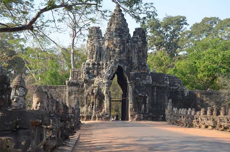 From Siem Reap: Full-Day Banteay Srei Temple and grand circuit tour